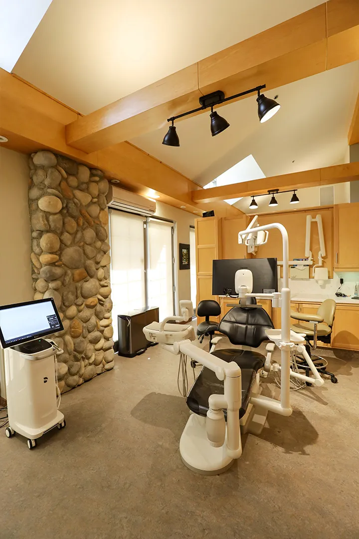 Dowsett Dental Health clinic view